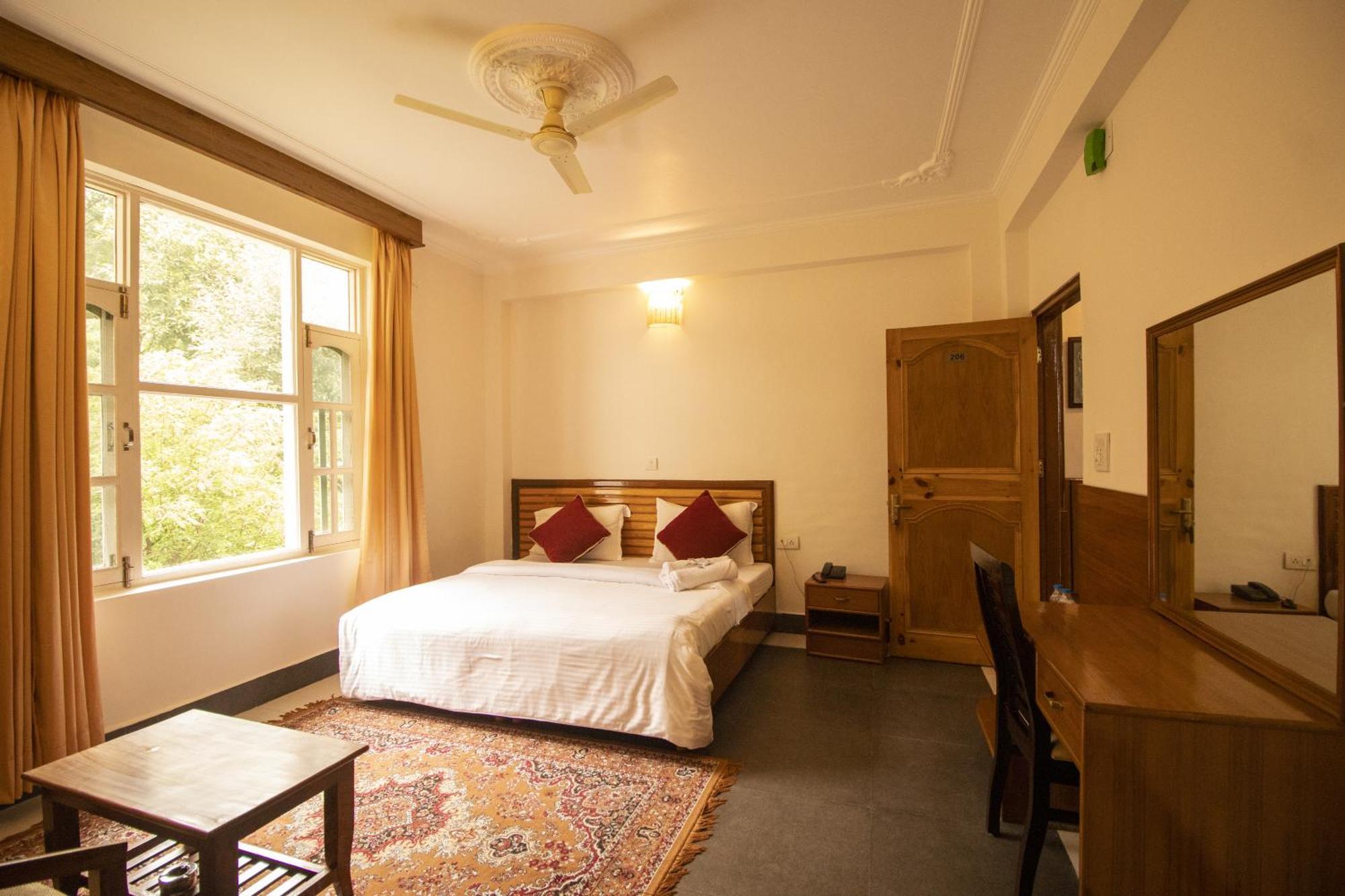 Wow Stayz2 Hotel The Lodge Dharamshala Eksteriør bilde