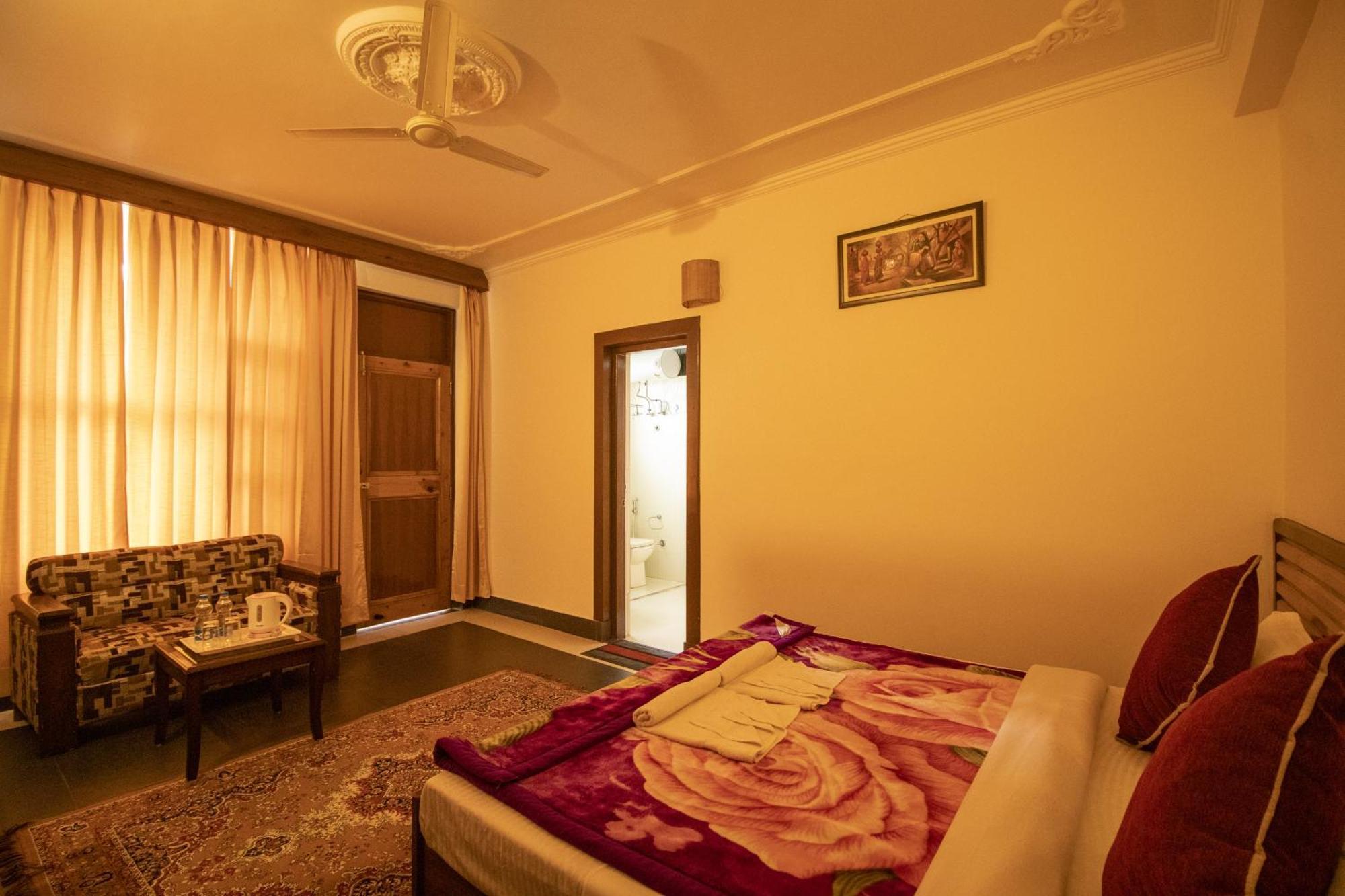 Wow Stayz2 Hotel The Lodge Dharamshala Eksteriør bilde