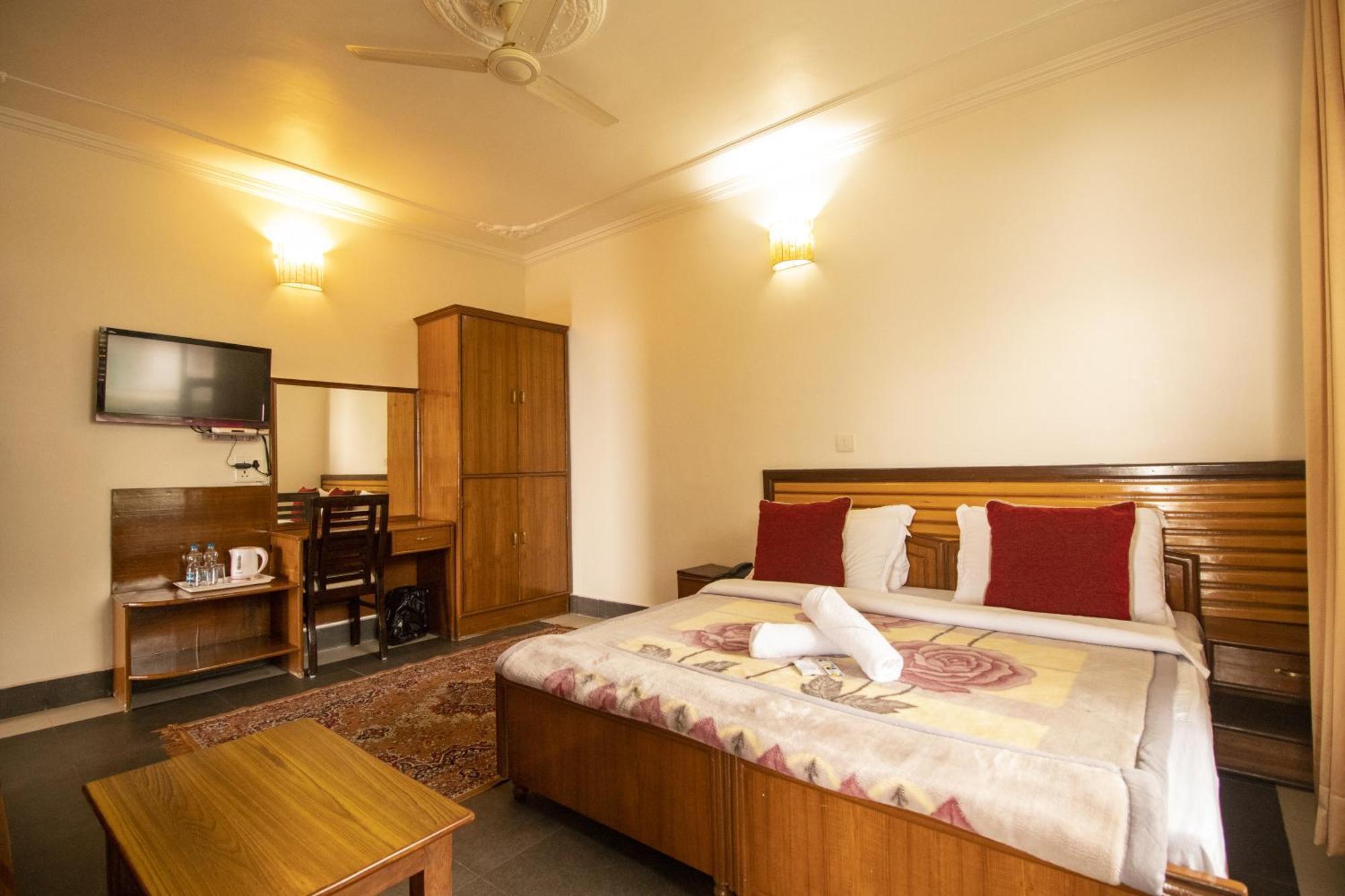 Wow Stayz2 Hotel The Lodge Dharamshala Eksteriør bilde